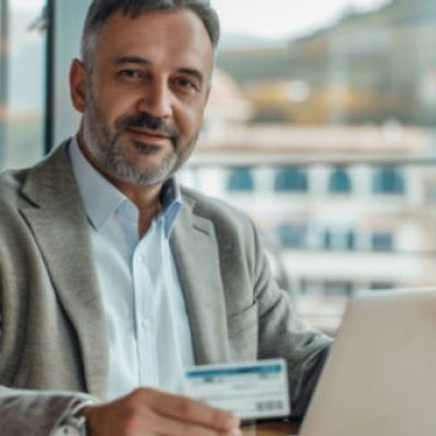 案例研究：获得马德拉居留证和 IT 公司搬迁