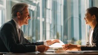 Получить пенсионную визу E33F в Индонезии: условия, алгоритм и правовые нюансы