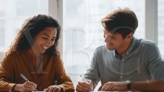 Получить визу супруга/супруги — E31A в Индонезии